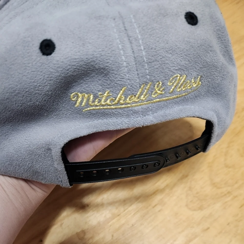 Mitchell & Ness Nostalgia Co. Charlotte Hornets Flip Brim Teal/Gray Sports Hat